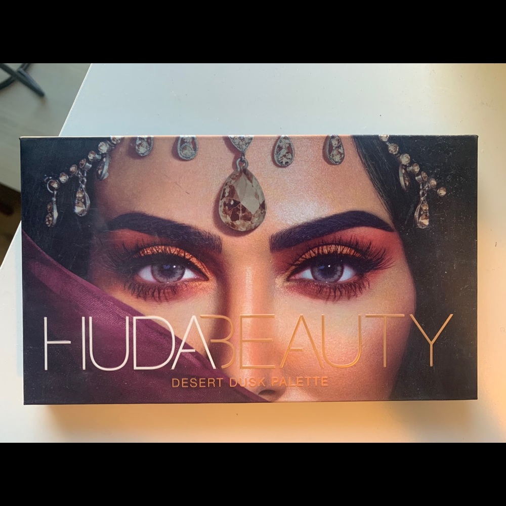 Huda Beauty Desert Dusk Palette